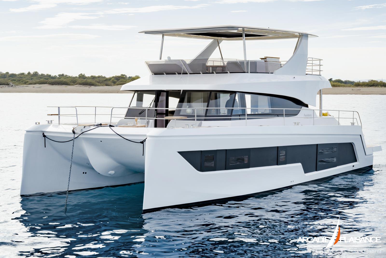 Aventura-14-Flybridge-18